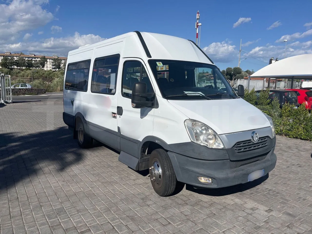 Iveco Daily A40C17 - EURO 5 - 125 kwH - 3/4 front right doors