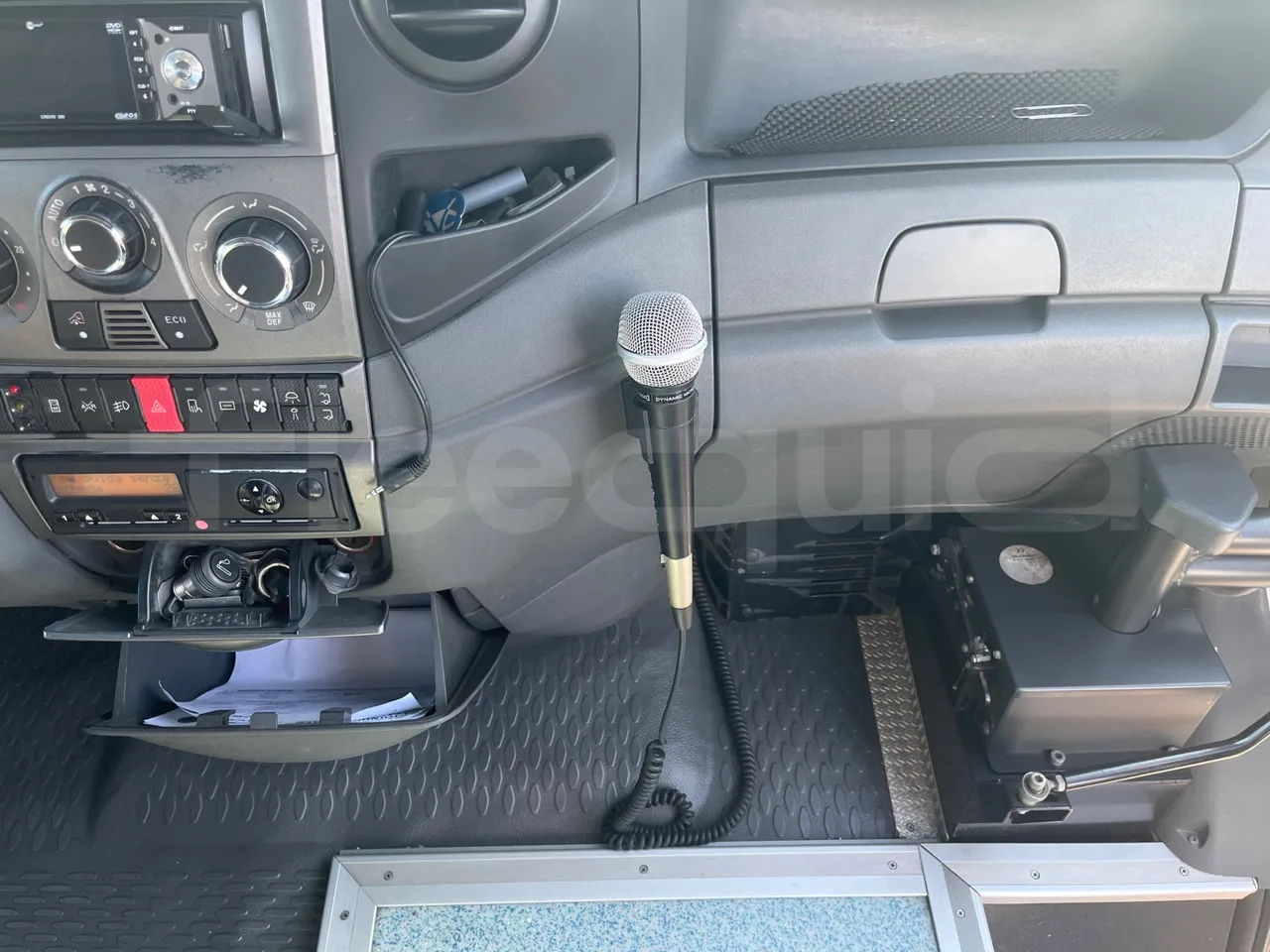 Iveco Daily A40C17 - EURO 5 - 125 kwH - hostes microphone accessories photo