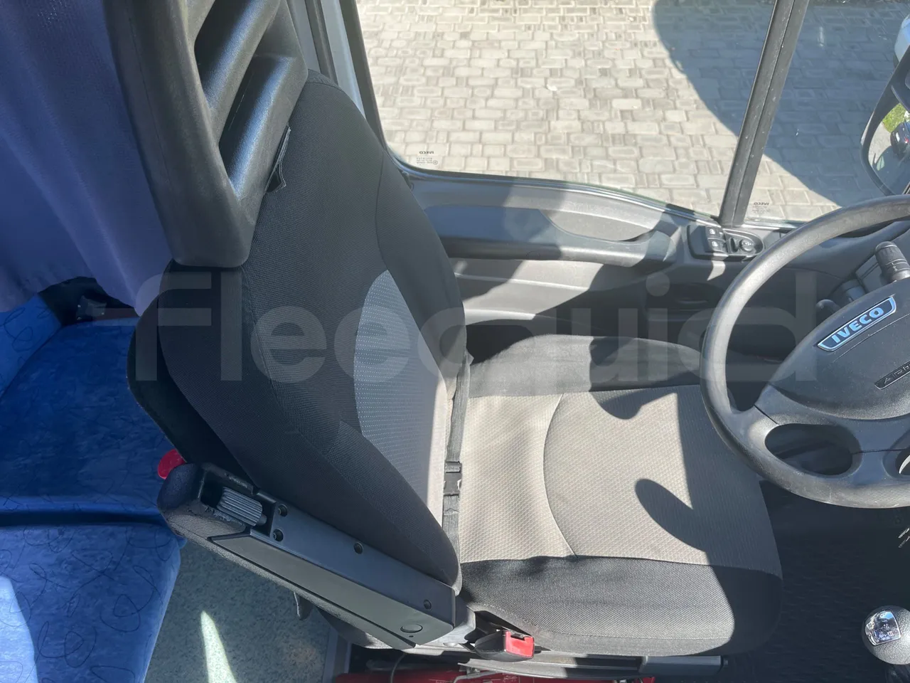 Iveco Daily A40C17 - EURO 5 - 125 kwH - driver's seat photo