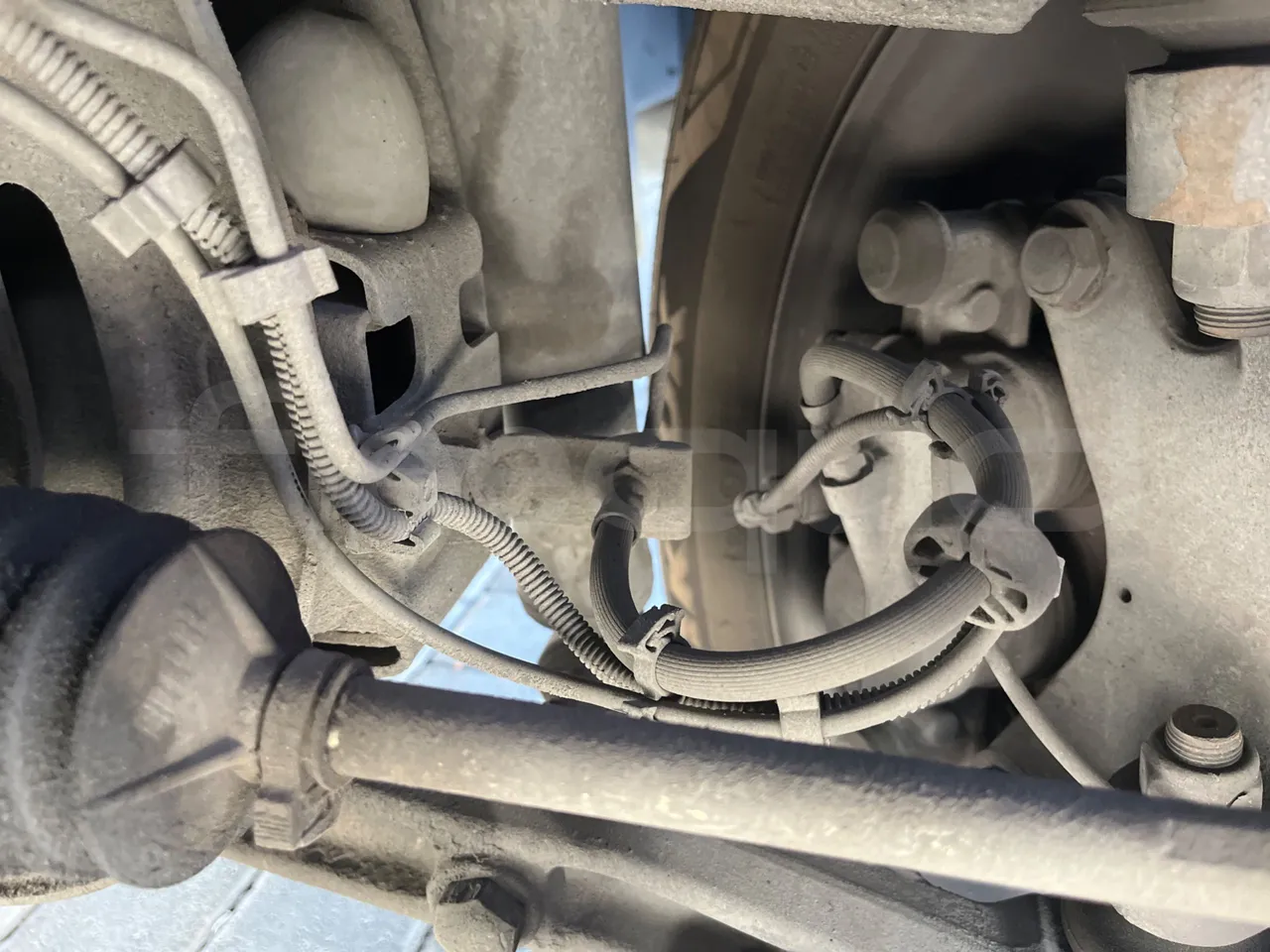 Iveco Daily A40C17 - EURO 5 - 125 kwH - front brake calipers left