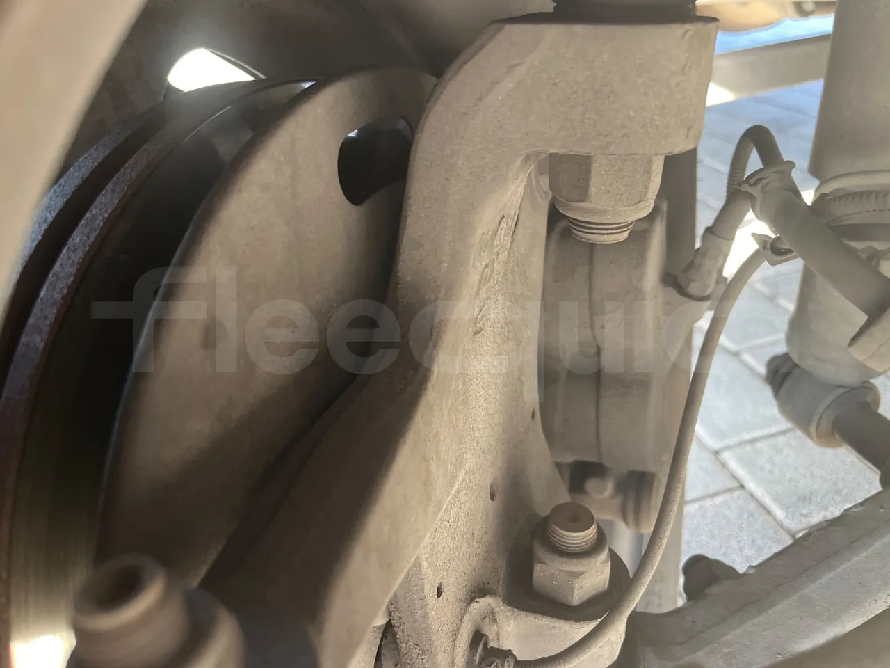 Iveco Daily A40C17 - EURO 5 - 125 kwH - front brake calipers right