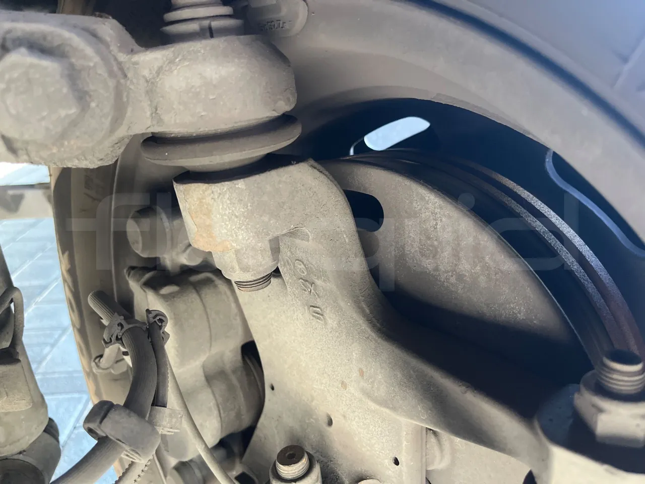 Iveco Daily A40C17 - EURO 5 - 125 kwH - front discs left