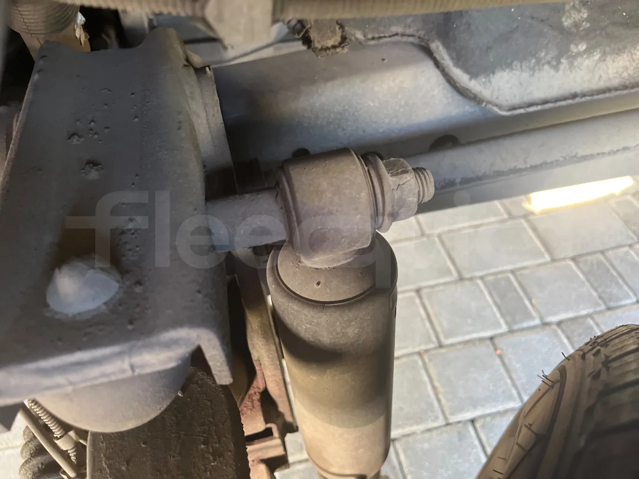 Iveco Daily A40C17 - EURO 5 - 125 kwH - front shock absorbers left