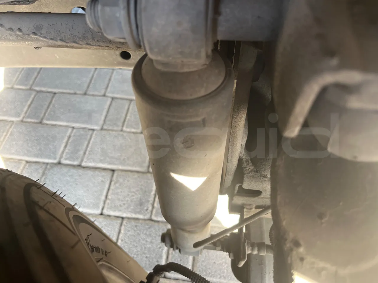 Iveco Daily A40C17 - EURO 5 - 125 kwH - front shock absorbers right