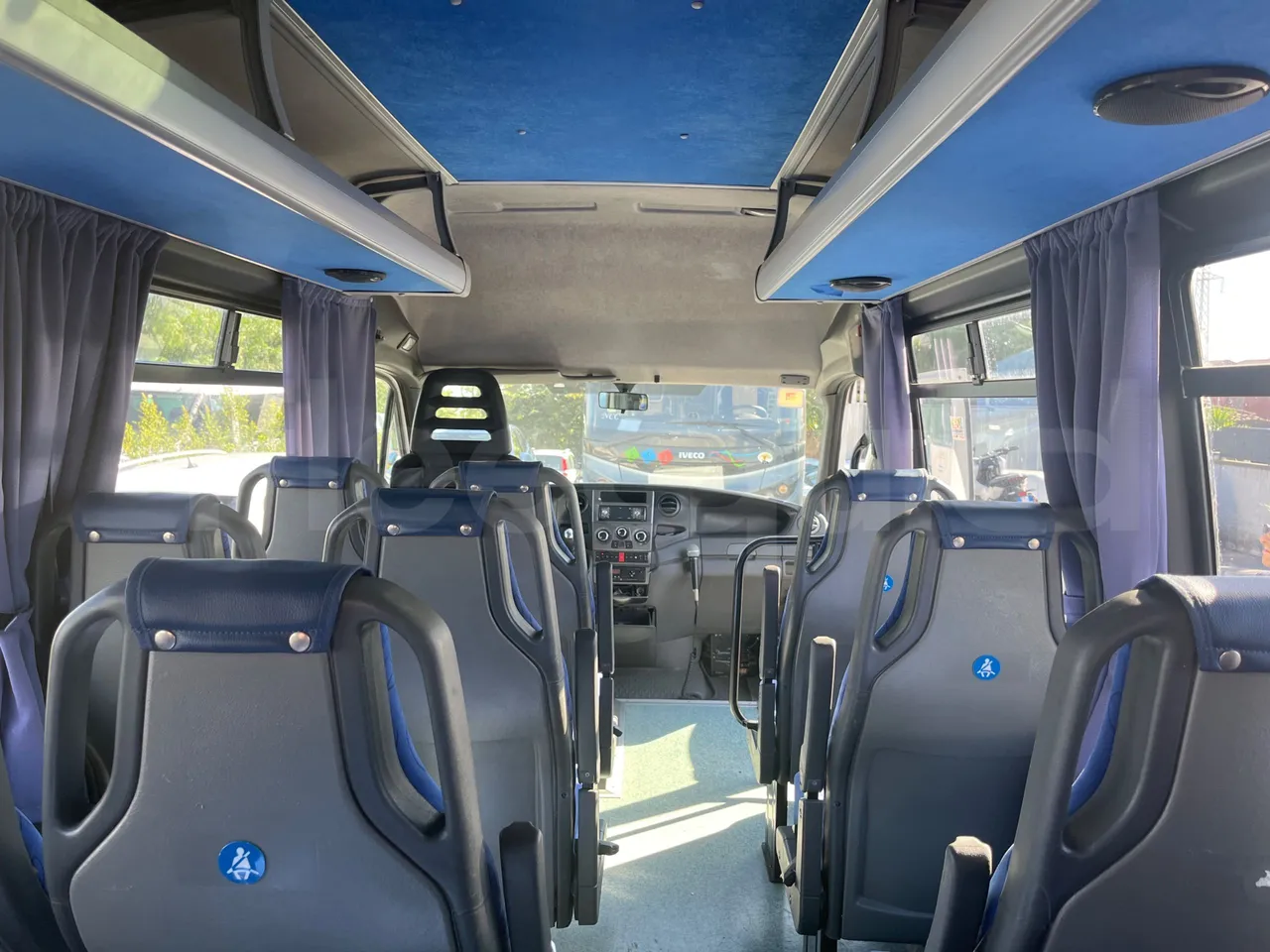 Iveco Daily A40C17 - EURO 5 - 125 kwH - forward view all seats last row height
