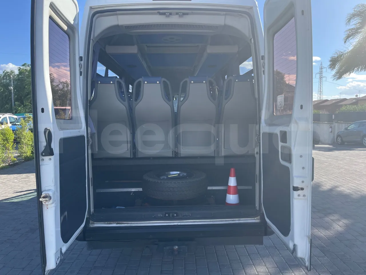 Iveco Daily A40C17 - EURO 5 - 125 kwH - luggage rack photo