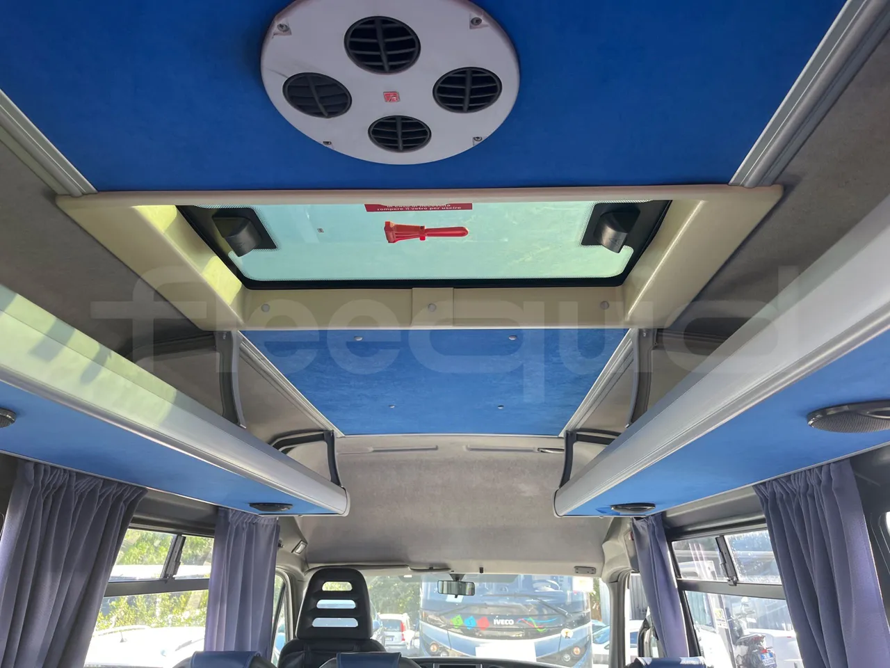 Iveco Daily A40C17 - EURO 5 - 125 kwH - overhead compartments photo