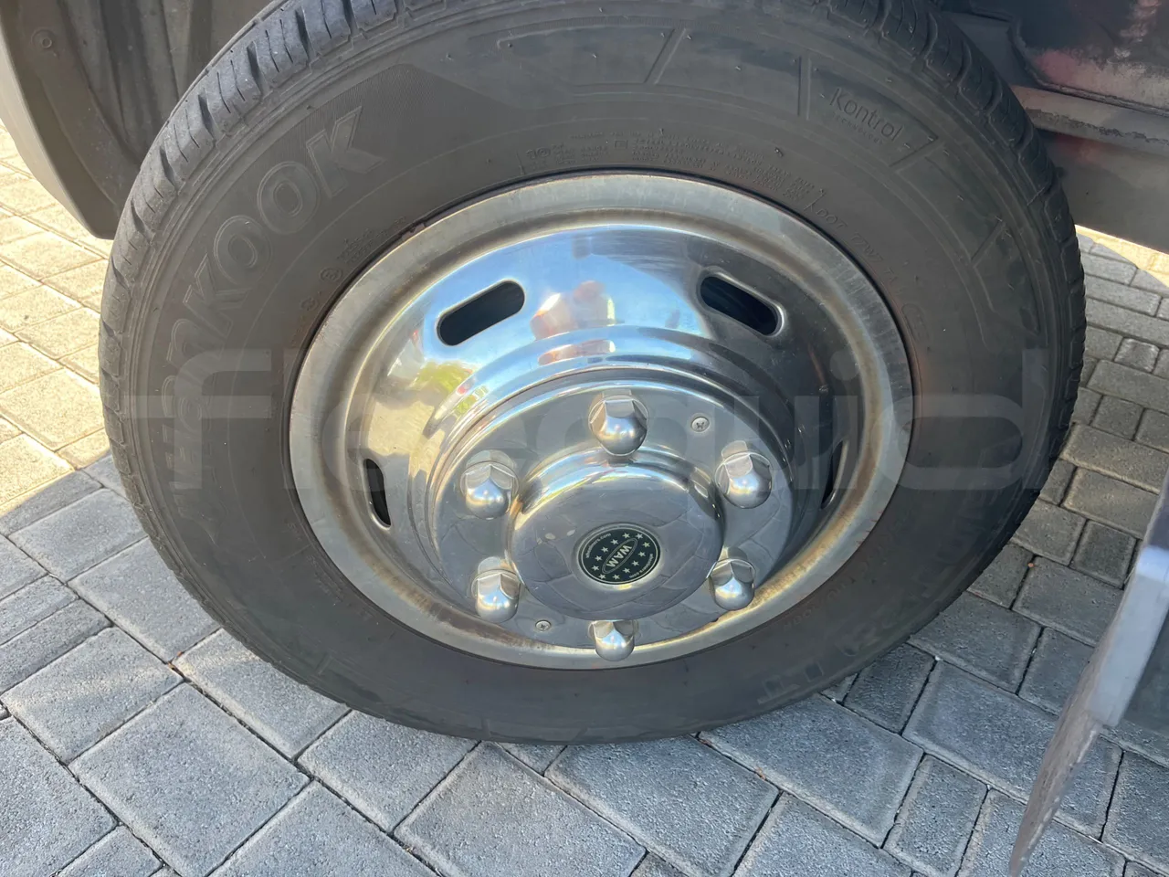Iveco Daily A40C17 - EURO 5 - 125 kwH - front left tire measurements