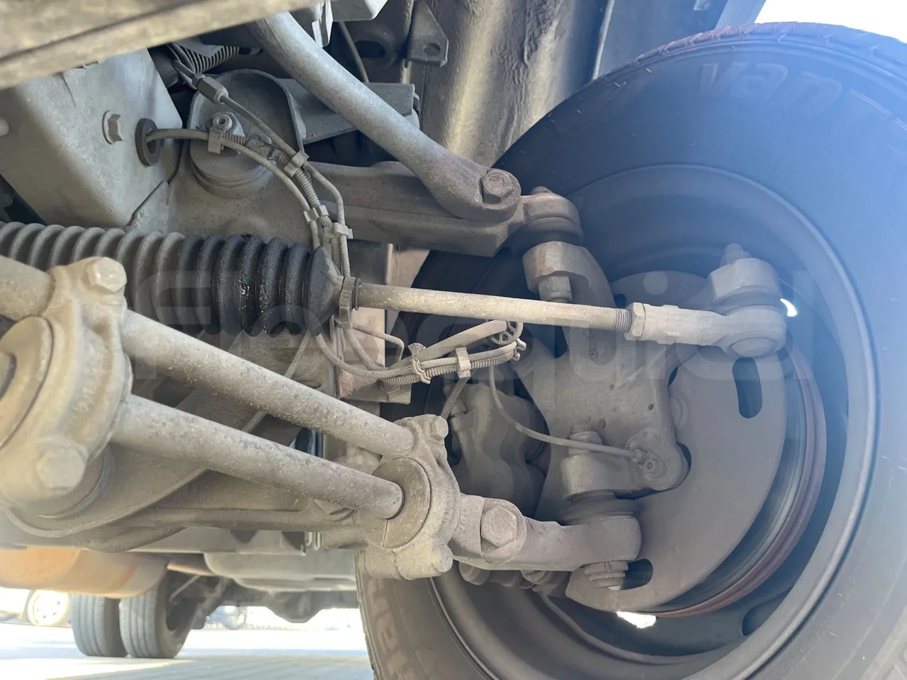 Iveco Daily A40C17 - EURO 5 - 125 kwH - front axle left side