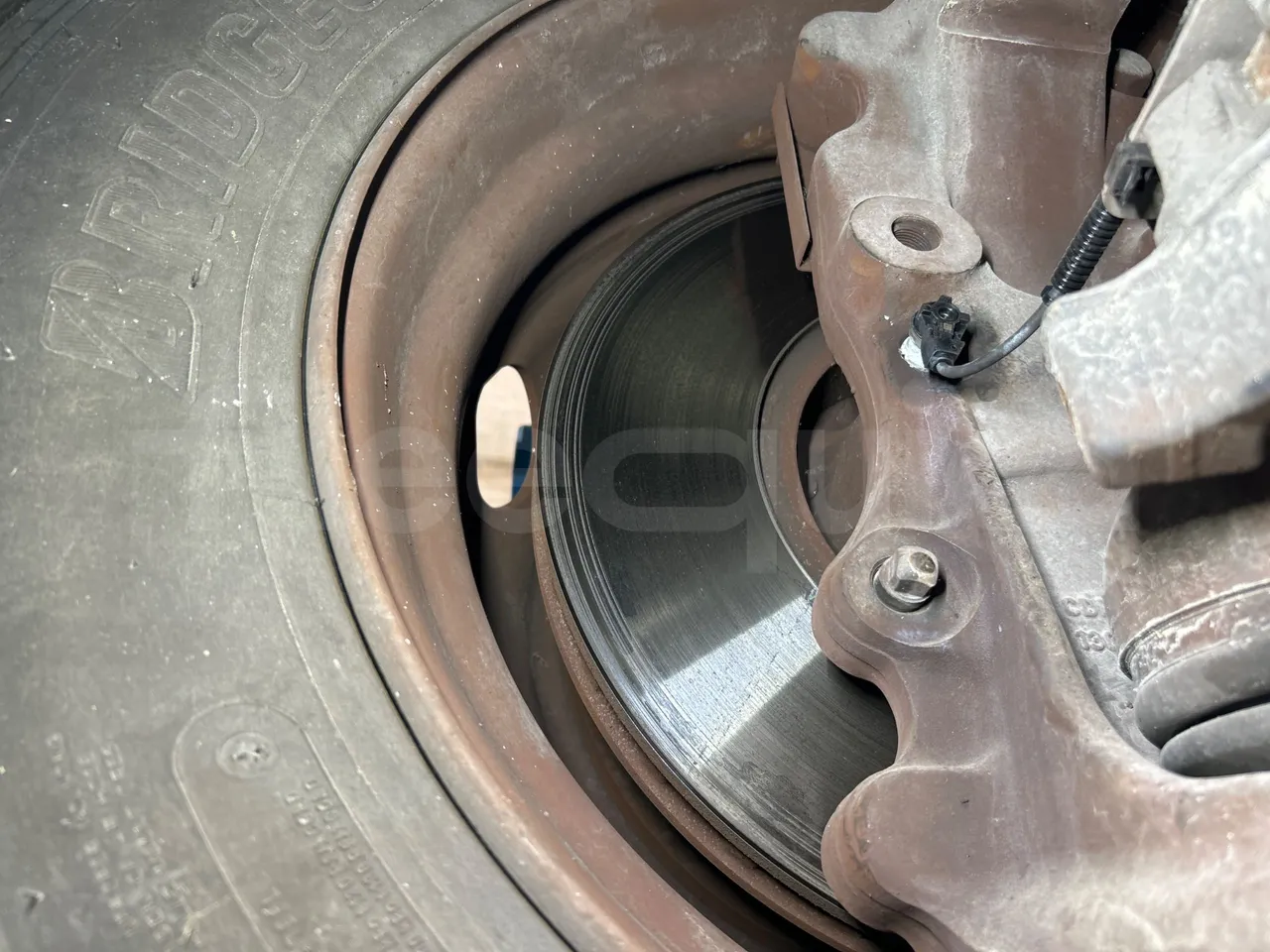 Heuliez GX127 GX127 - EUR5 - 160kW - 9.42m - front discs left