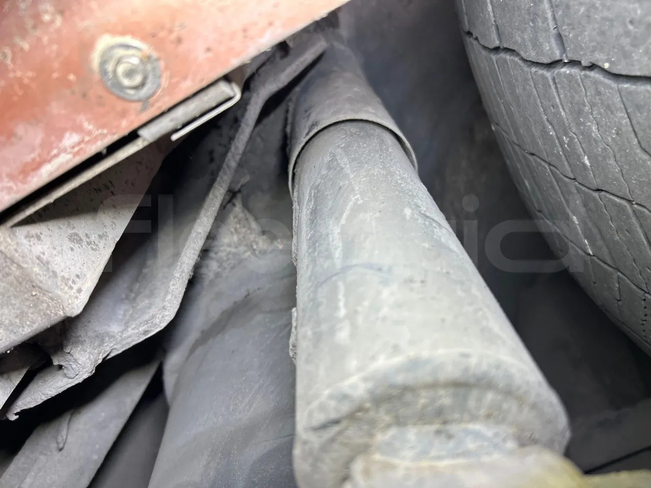Heuliez GX127 GX127 - EUR5 - 160kW - 9.42m - axle 2 shock absorbers 1 left