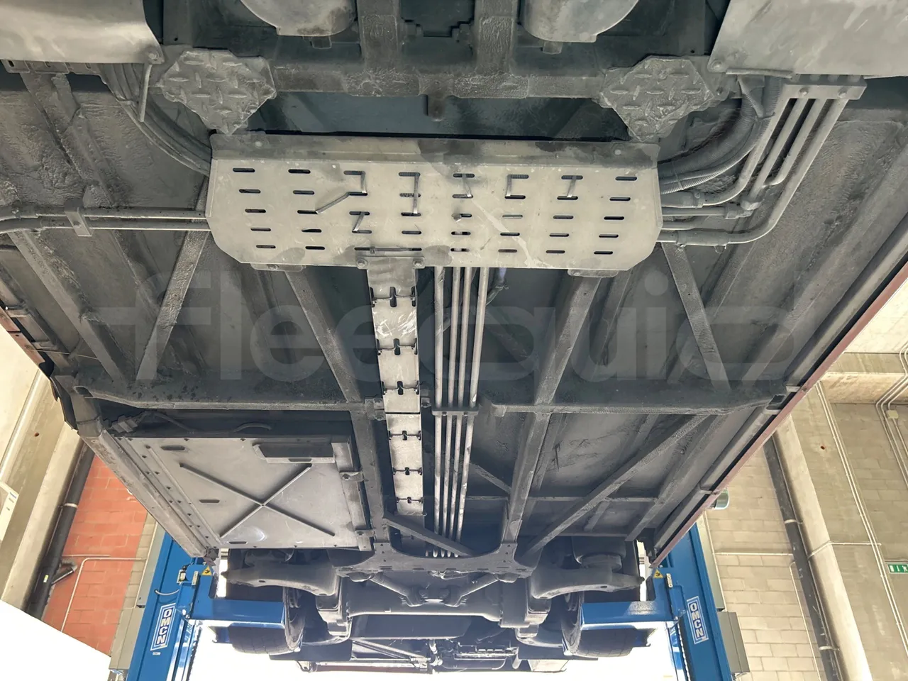 Heuliez GX127 GX127 - EUR5 - 160kW - 9.42m - central undercarriage photo