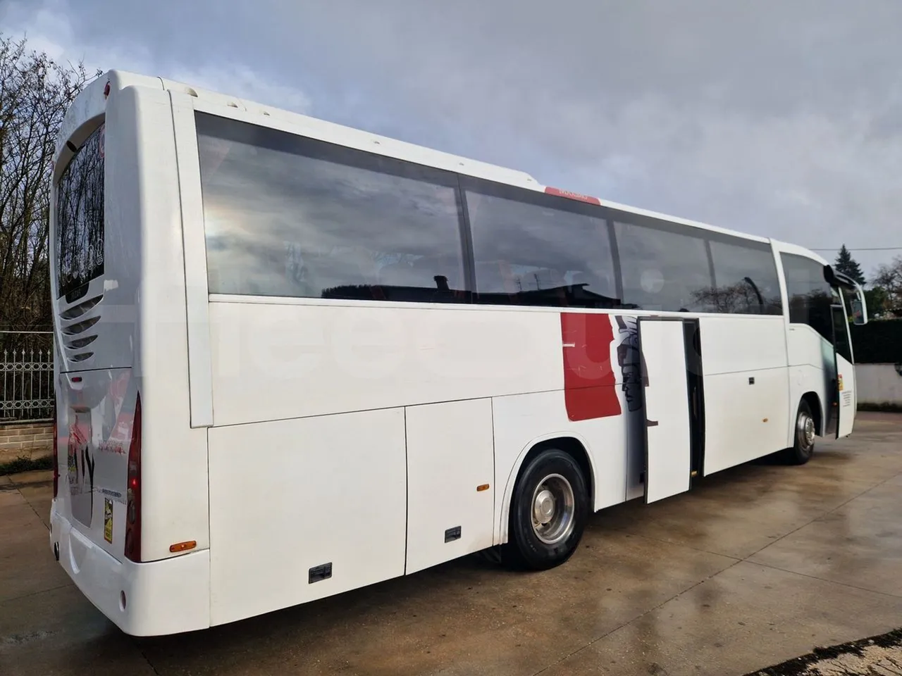 Irizar Scania K380EB - EUR4 - 279kW - 12m - 3/4 right rear doors open