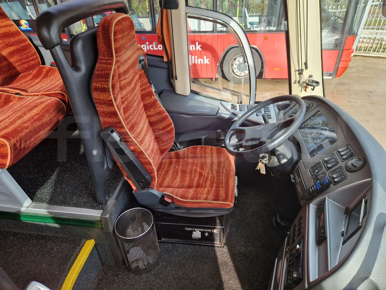 Irizar Scania K380EB - EUR4 - 279kW - 12m - driver's seat photo