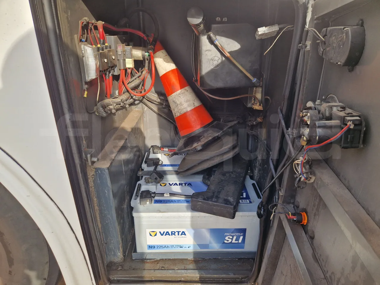 Irizar Scania K380EB - EUR4 - 279kW - 12m - external compartments photo