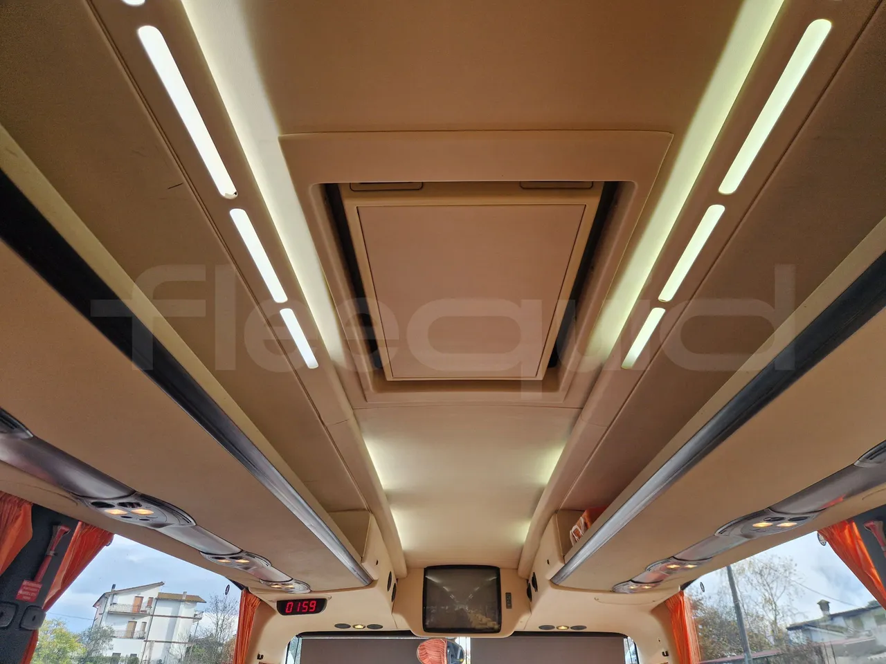 Irizar Scania K380EB - EUR4 - 279kW - 12m - roof hatch 2