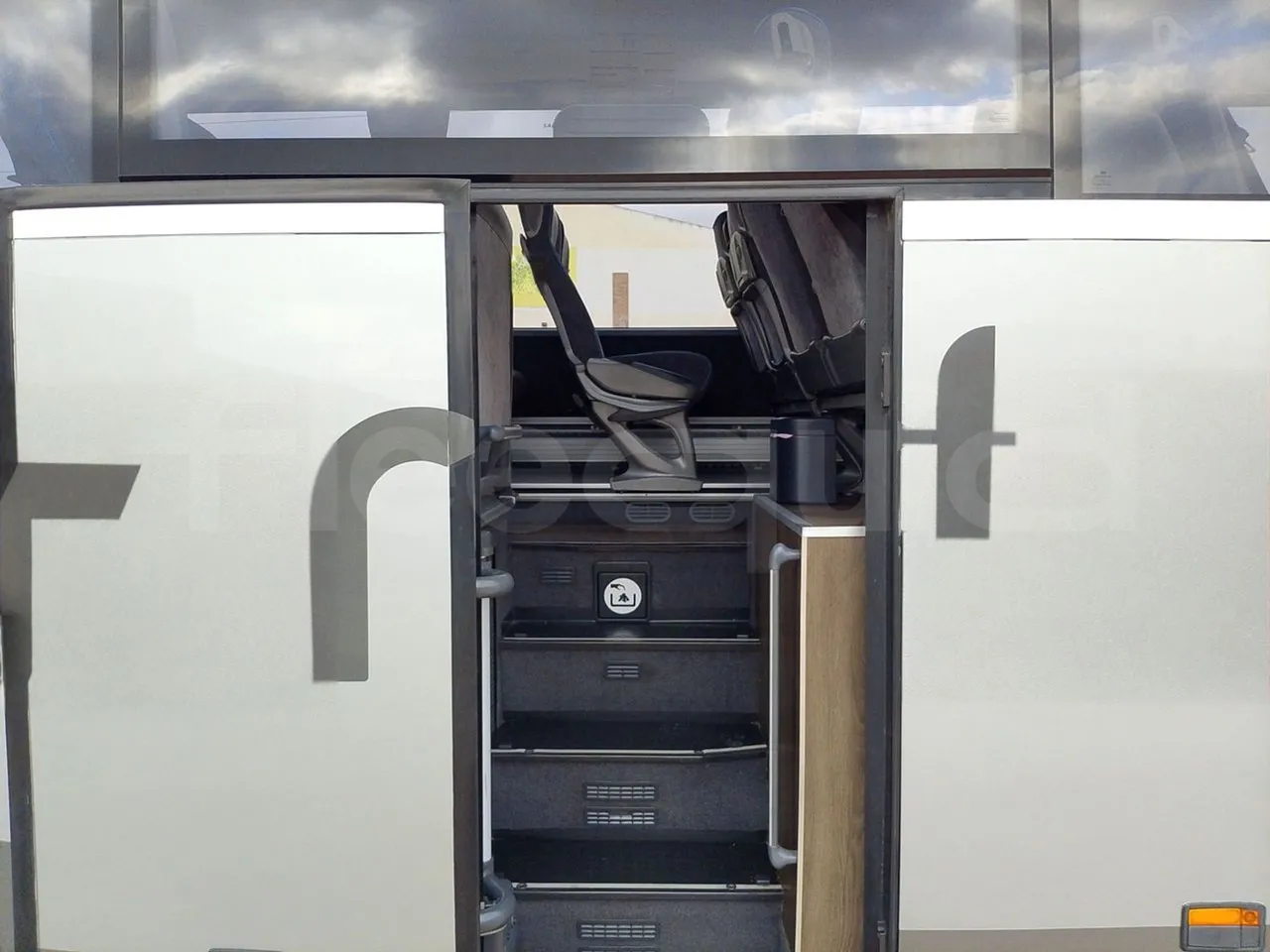 Setra S416 GT-HD/2 -EUR5- 315kW - 13m - front door 3 open (mandatory for bus to scrap)