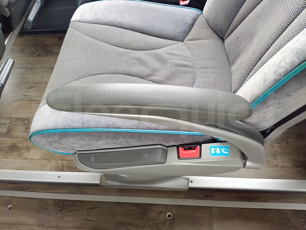 Setra S416 GT-HD/2 -EUR5- 315kW - 13m - armrest detail photo