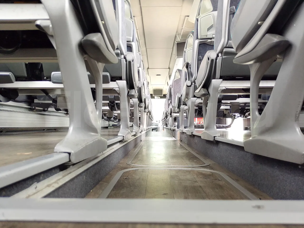 Setra S416 GT-HD/2 -EUR5- 315kW - 13m - seat brackets photo