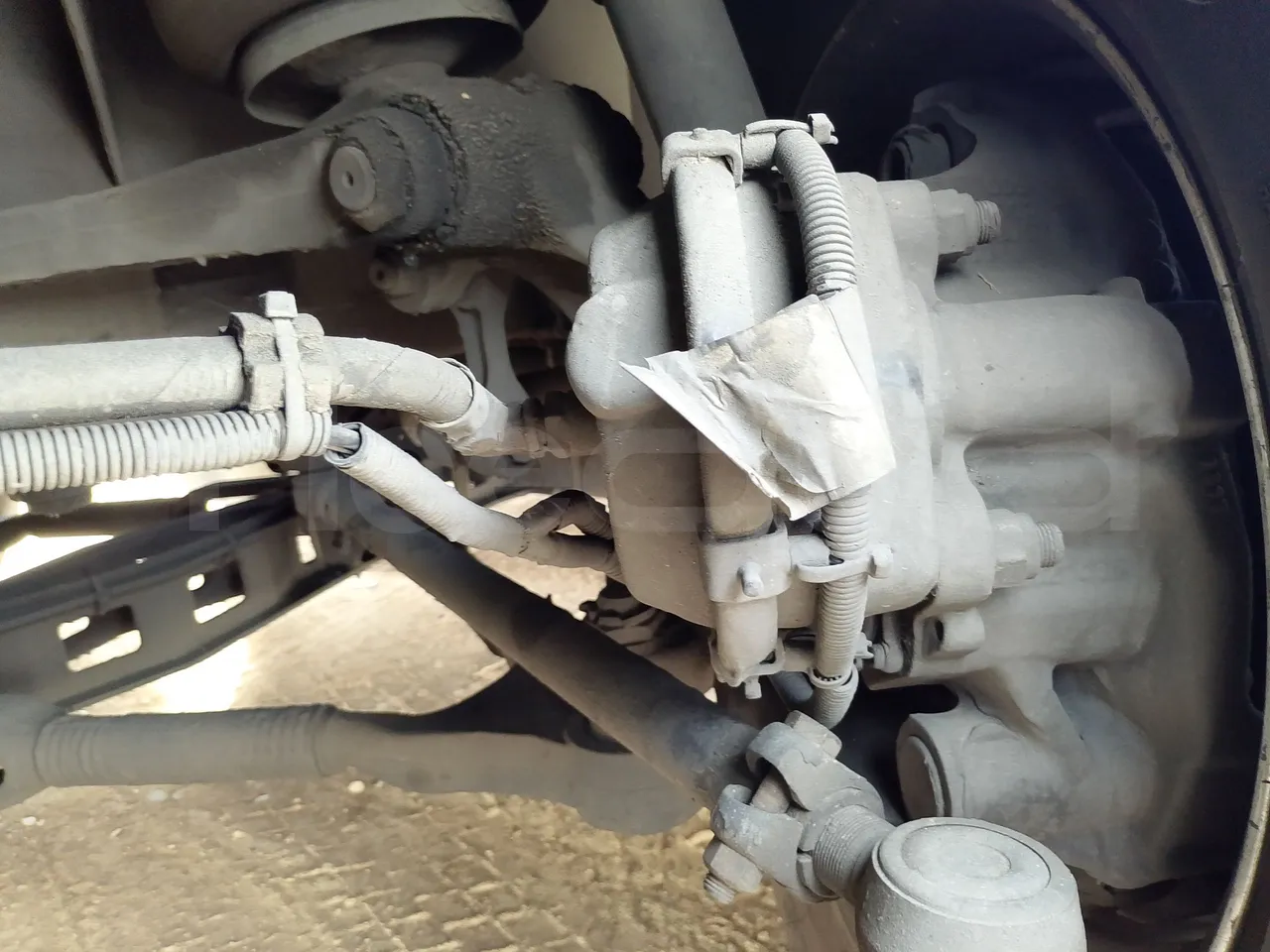 Setra S416 GT-HD/2 -EUR5- 315kW - 13m - front brake calipers left