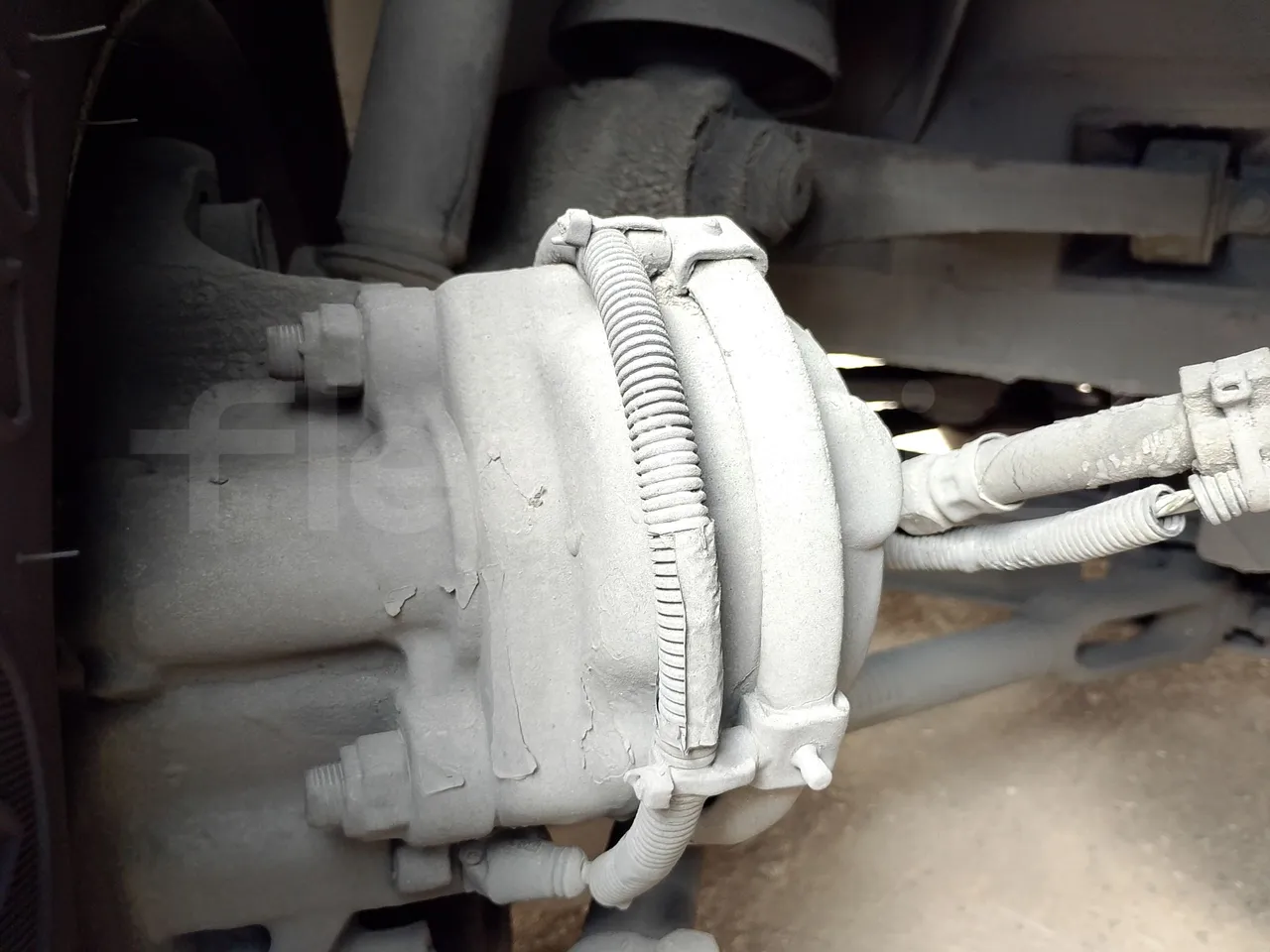 Setra S416 GT-HD/2 -EUR5- 315kW - 13m - front brake calipers right