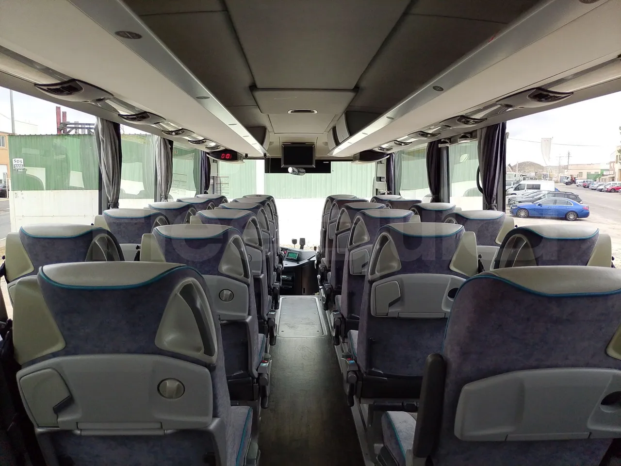 Setra S416 GT-HD/2 -EUR5- 315kW - 13m - forward view middle aisle