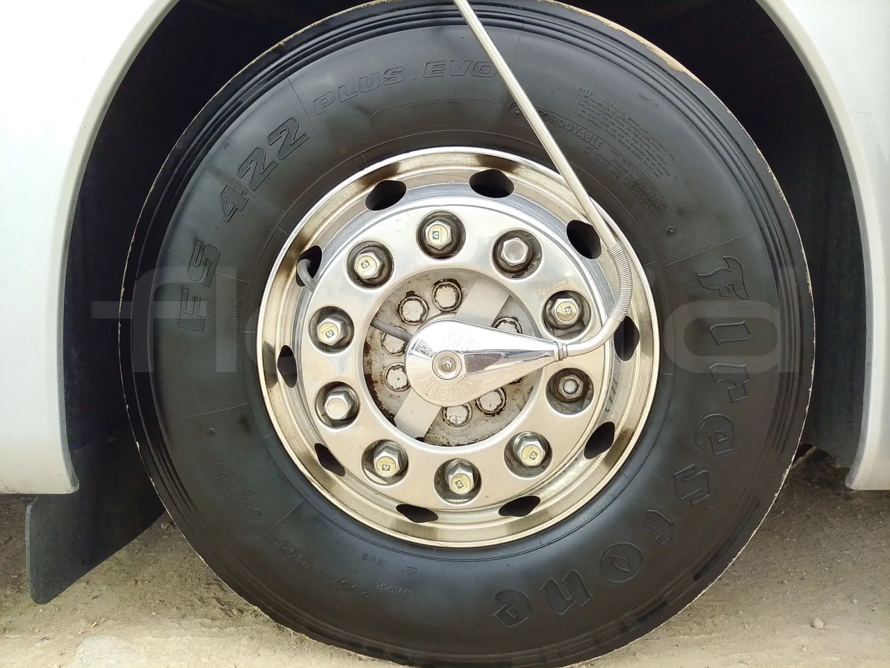 Setra S416 GT-HD/2 -EUR5- 315kW - 13m - front left tire measurements