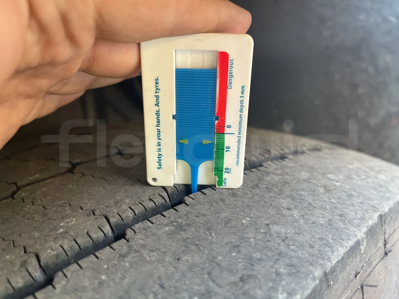 Iveco Heuliez Gx117 - First Axle Left Side: Tyre Thickness