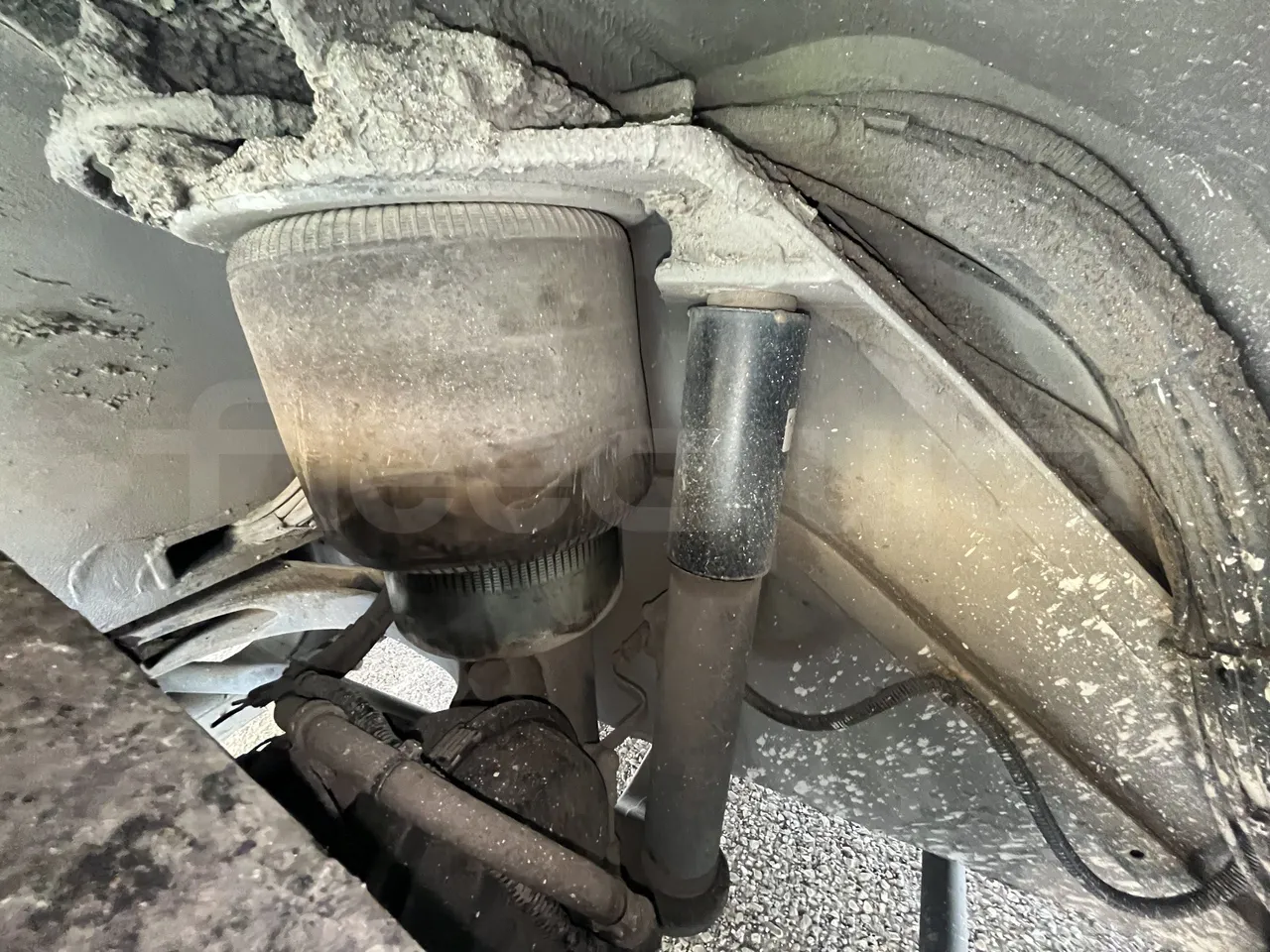 Iveco Heuliez Gx117 - First Axle Shock Absorbers Left Side