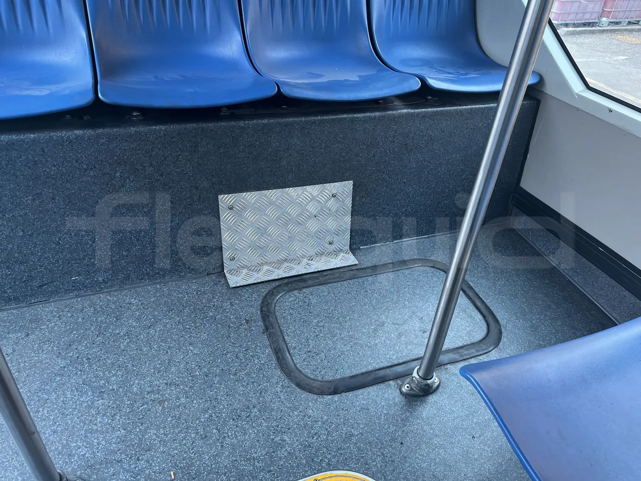 Iveco Heuliez Gx117 - Roof Hatch 3
