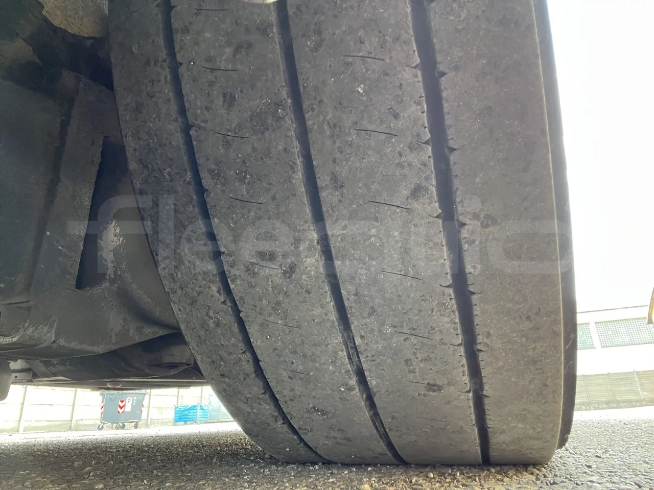 Iveco Heuliez Gx117 - Second Axle Left Side: Tyre Tread