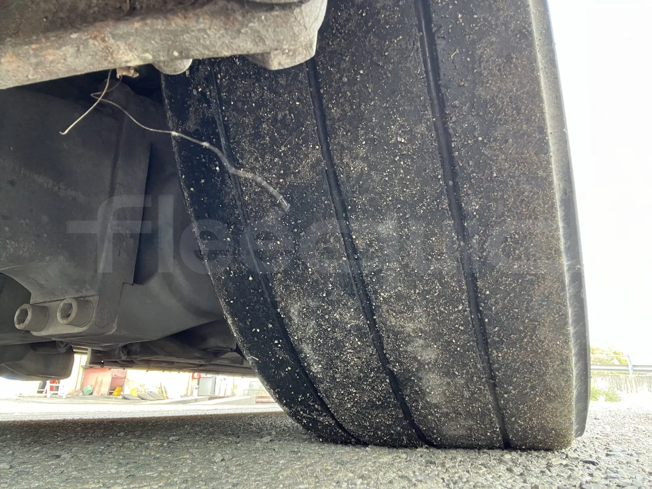 Iveco Heuliez Gx117 - Second Axle Right Side: Tyre Tread
