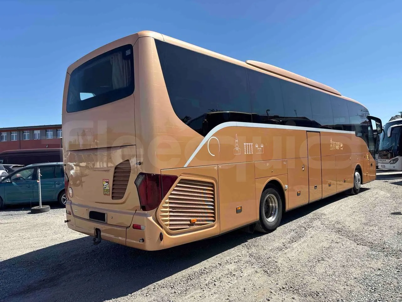 Setra S515 - 3/4 right rear doors closed