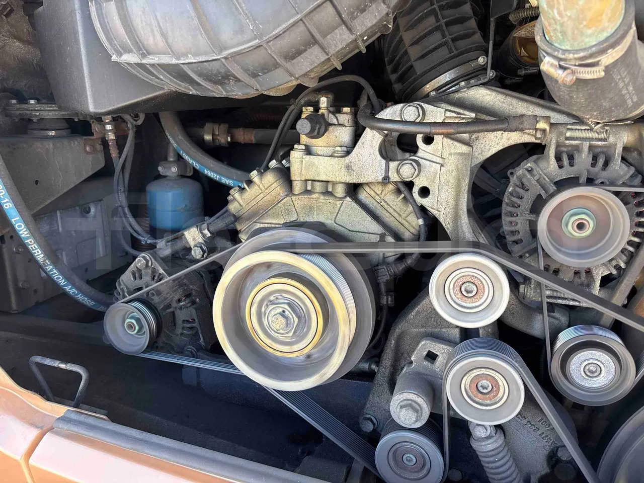 Setra S515 - air conditioning compressor