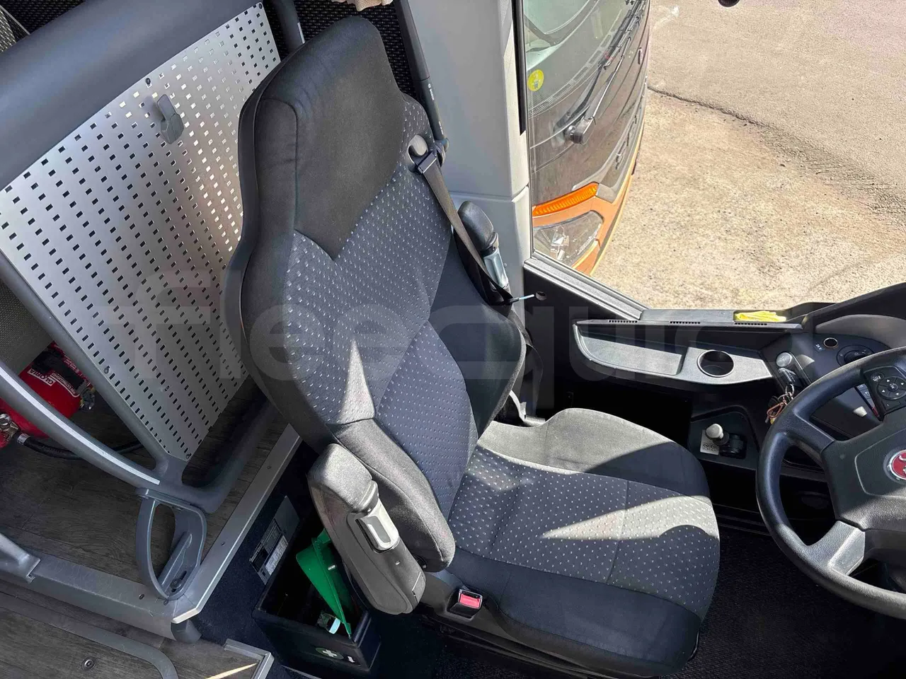 Setra S515 - driver's seat photo
