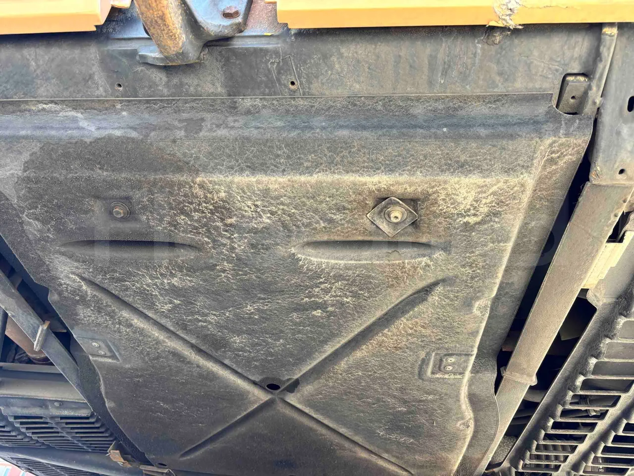Setra S515 - engine without protection