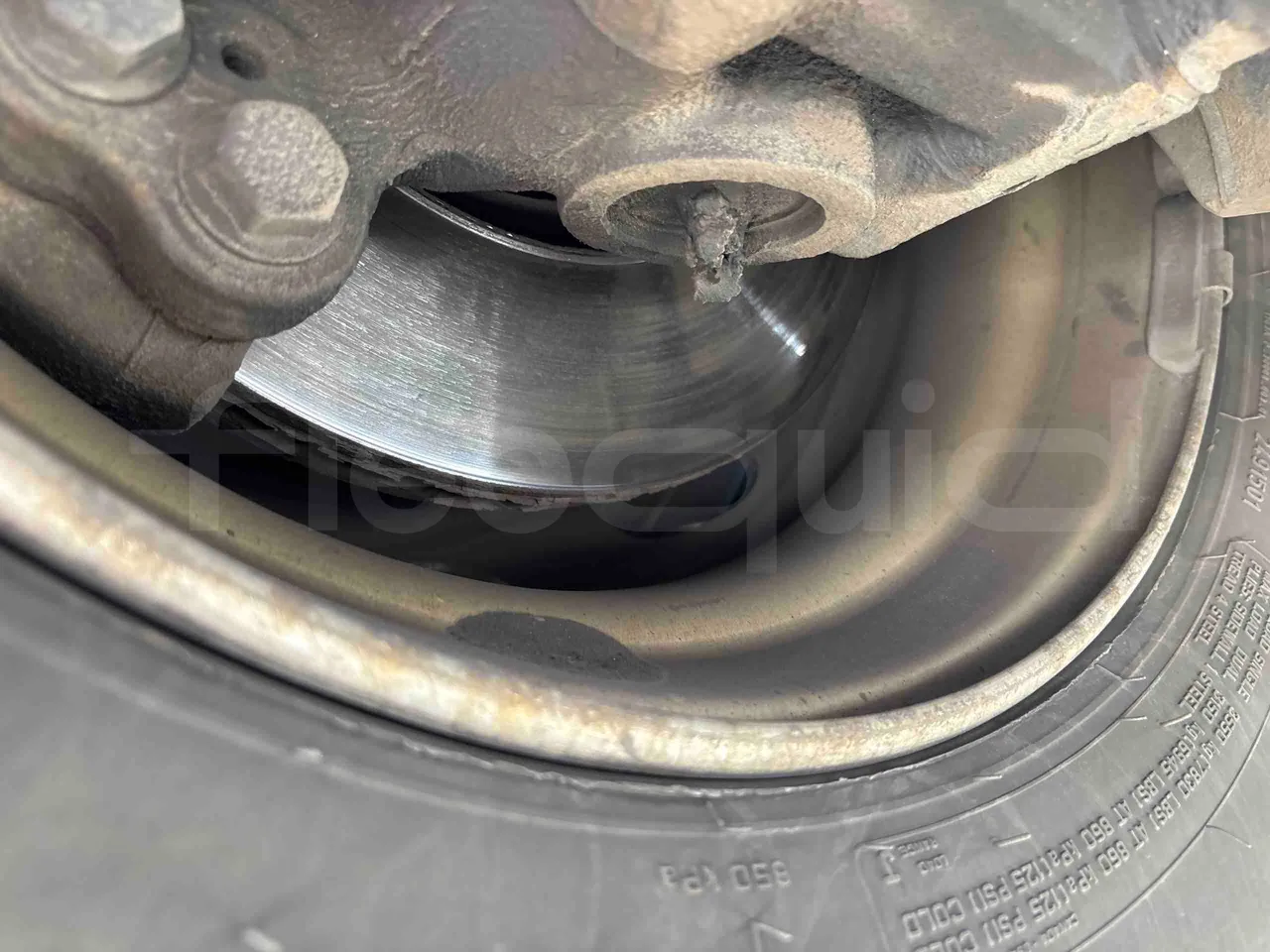 Setra S515 - front discs right