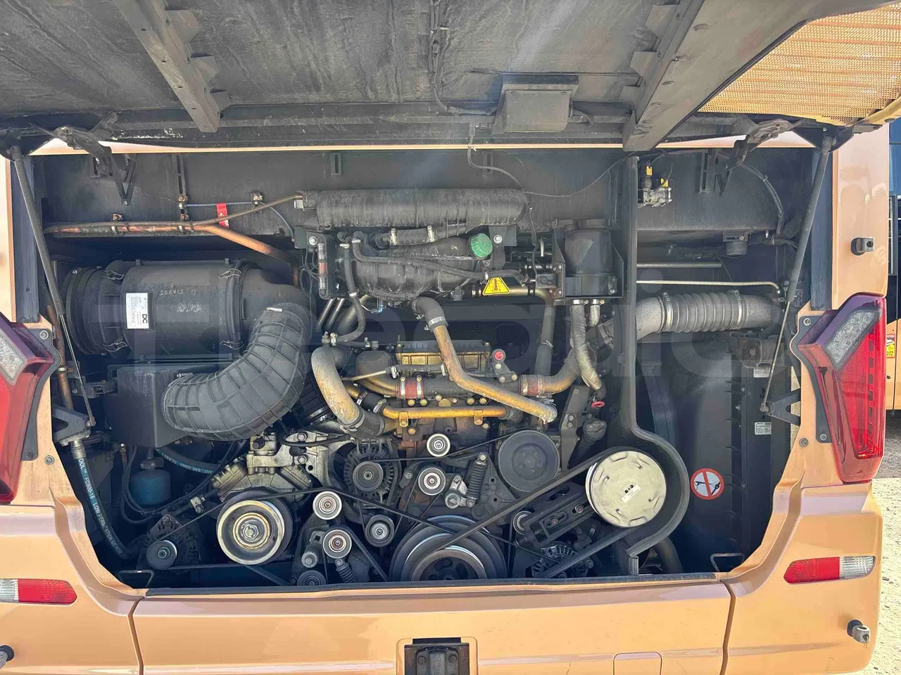 Setra S515 - rear hatch open