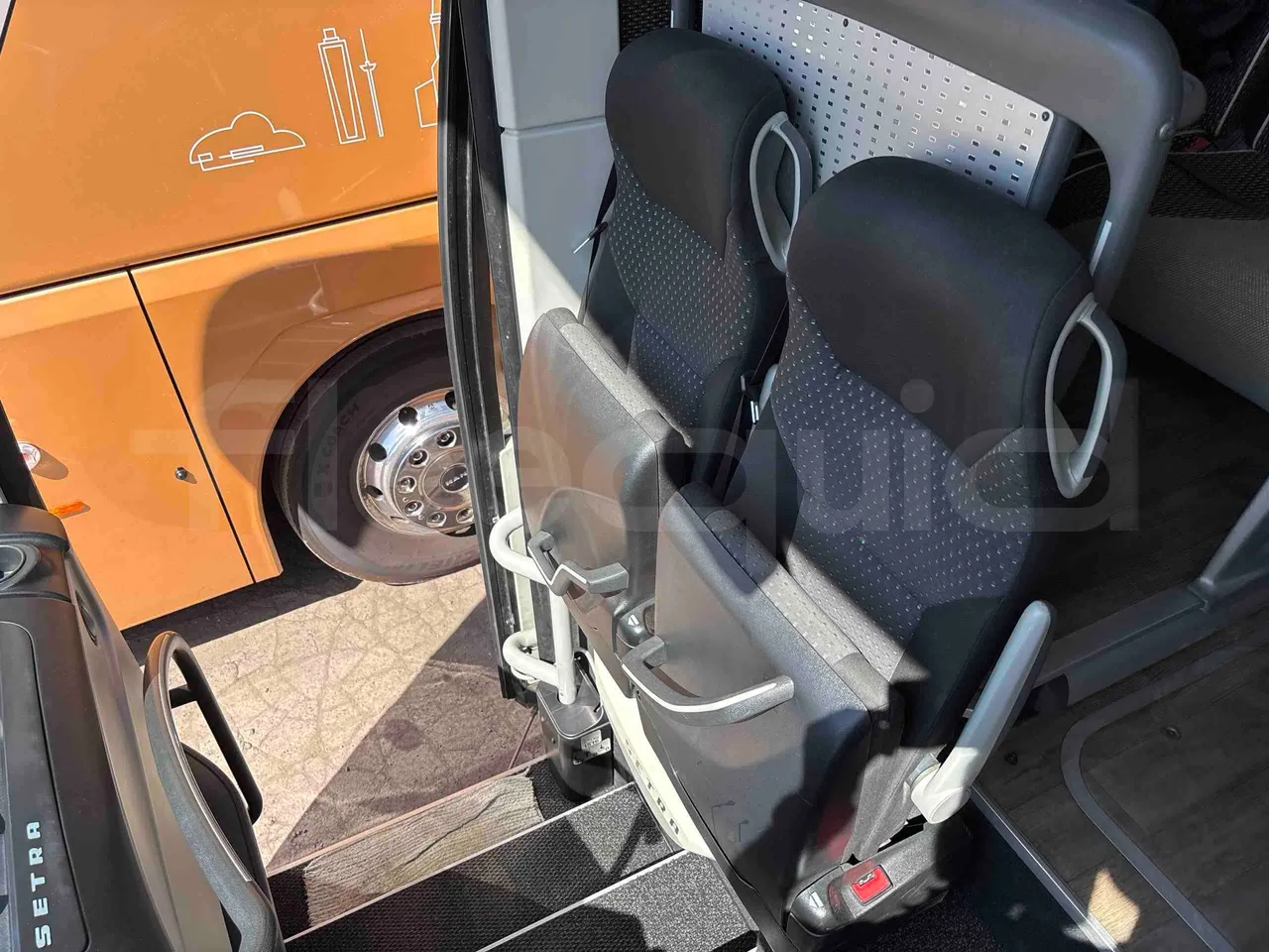 Setra S515 - hostess seat photo
