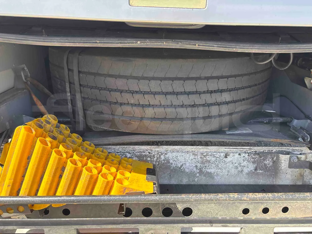 Setra S515 - spare wheel