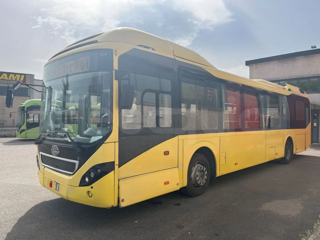 Volvo B4SC 7900  - Euro6 - 177kW - 12.134mt - 3/4 front left