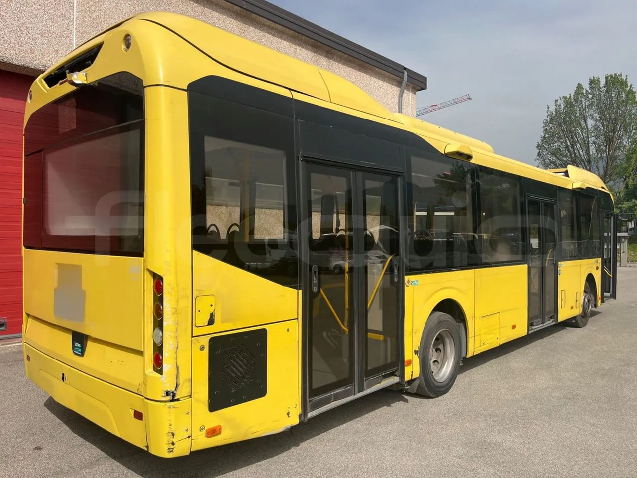 Volvo B4SC 7900  - Euro6 - 177kW - 12.134mt - 3/4 right rear doors closed