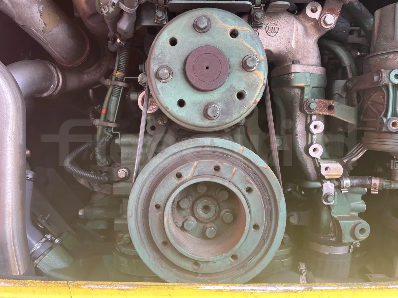 Volvo B4SC 7900  - Euro6 - 177kW - 12.134mt - air conditioning compressor