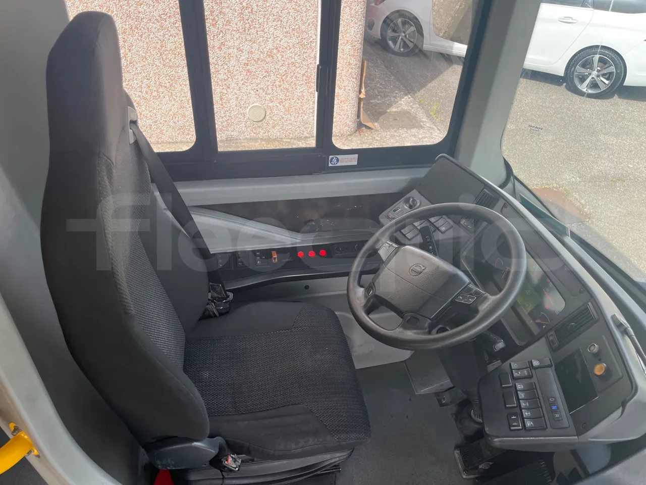 Volvo B4SC 7900  - Euro6 - 177kW - 12.134mt - driver's seat photo