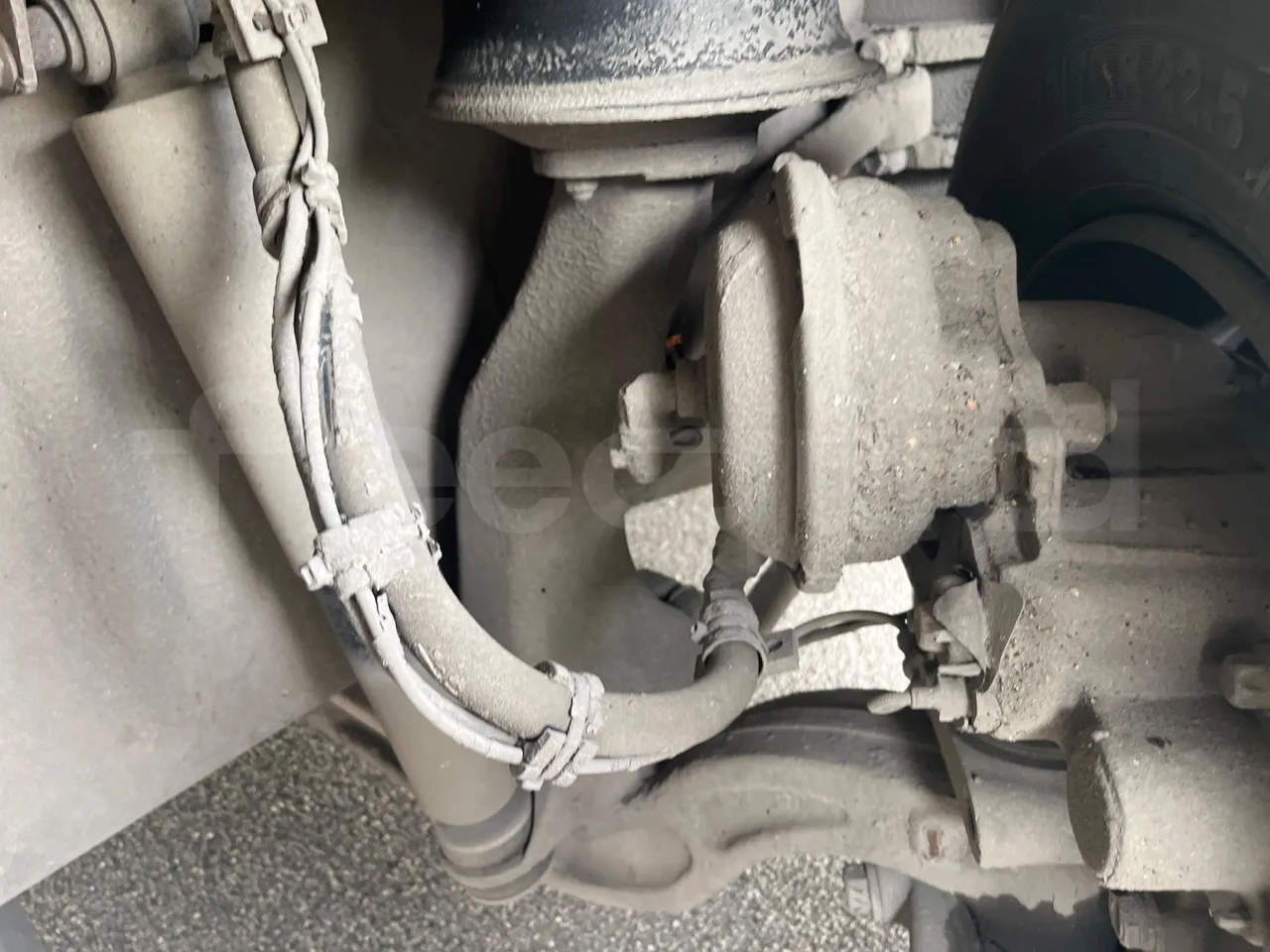 Volvo B4SC 7900  - Euro6 - 177kW - 12.134mt - front brake calipers right