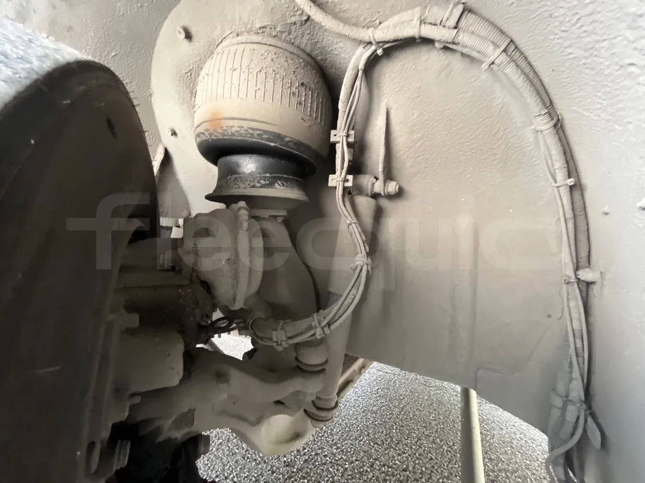 Volvo B4SC 7900  - Euro6 - 177kW - 12.134mt - front shock absorbers left