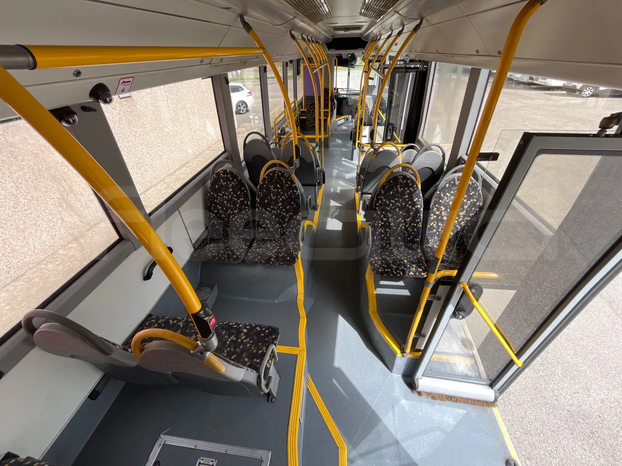 Volvo B4SC 7900  - Euro6 - 177kW - 12.134mt - forward view middle aisle