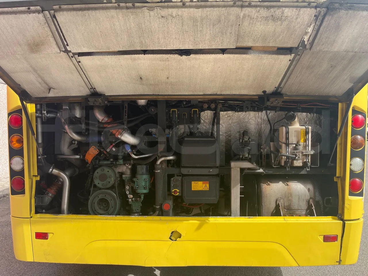 Volvo B4SC 7900  - Euro6 - 177kW - 12.134mt - rear hatch open