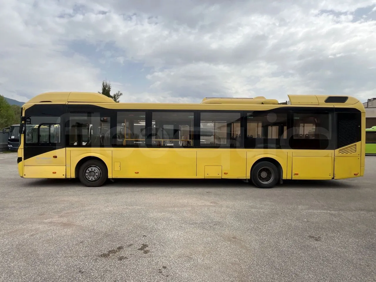 Volvo B4SC 7900  - Euro6 - 177kW - 12.134mt - left side photo
