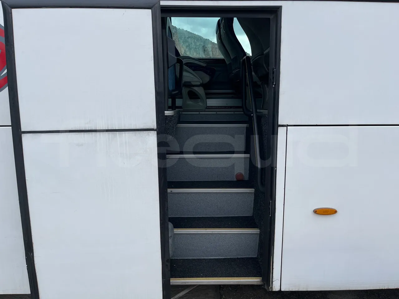 Man Noge Touring345 - EUR3 -  301kW - 13.000m - front door 2 open